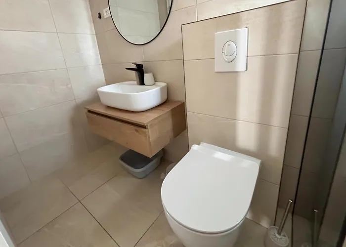 Gorgeous In With View *